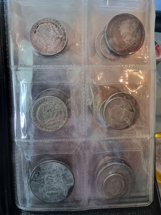 60 монети /25 Български 35 чужди +албум