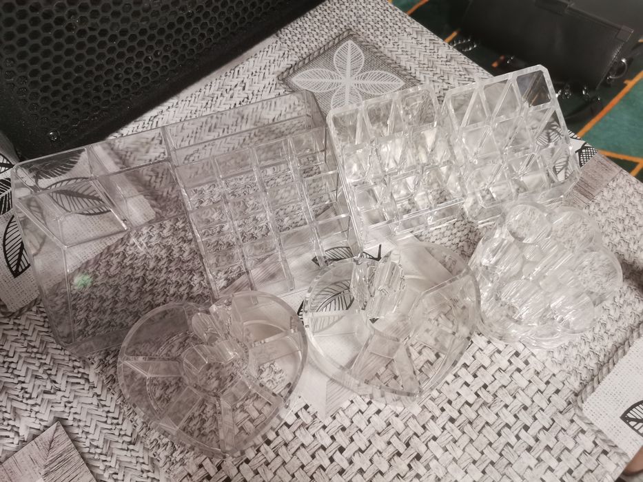 Vând diferite accesorii