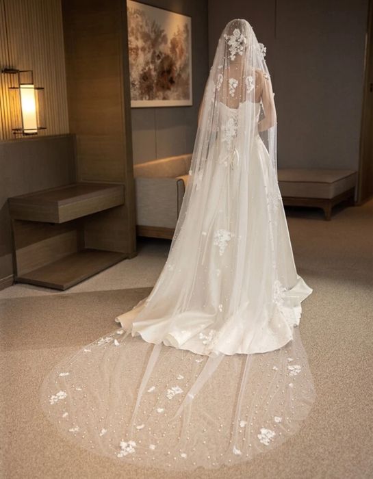 Voal cu perle si model deosebit