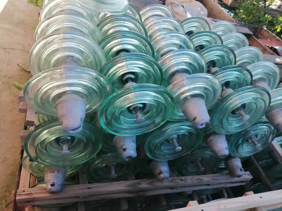 Продам изоляторы стеклянные