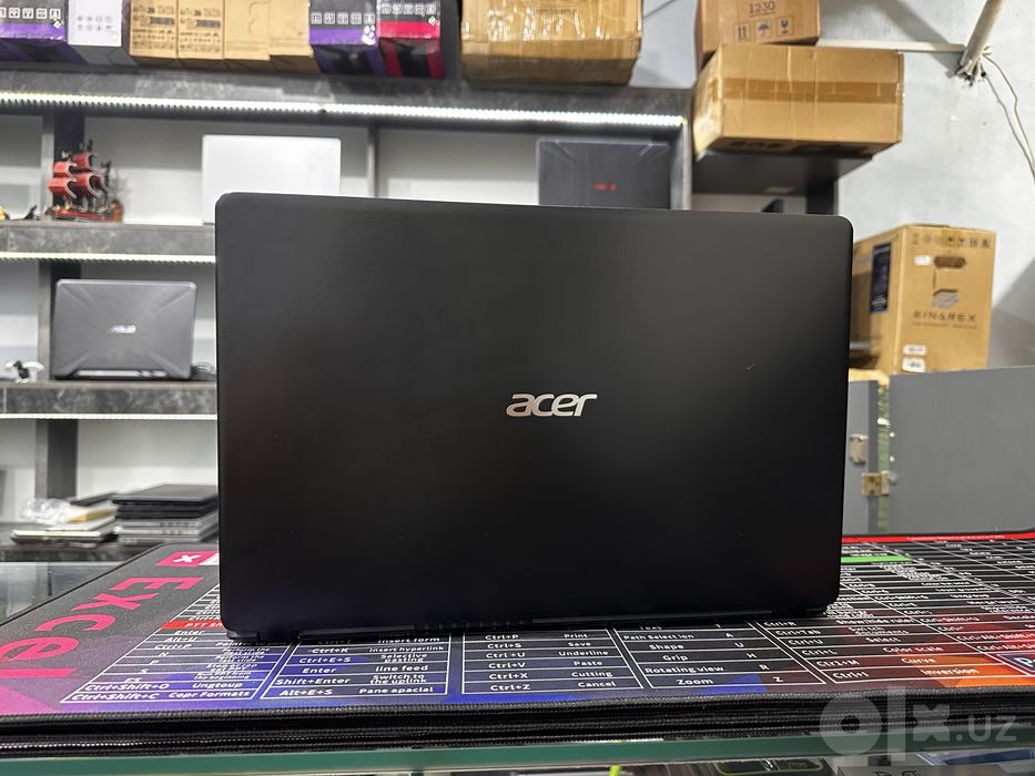 Офисный ноутбук Acer Aspire i3-10110U 4/256