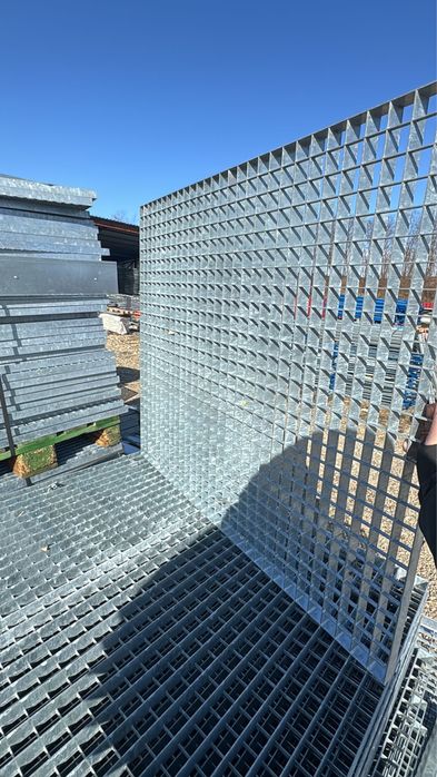 Gratare zincate galvanizate