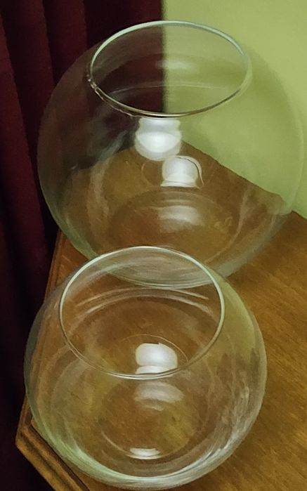 Doua boluri din sticla de 5 si 9 litri in stare perfecta