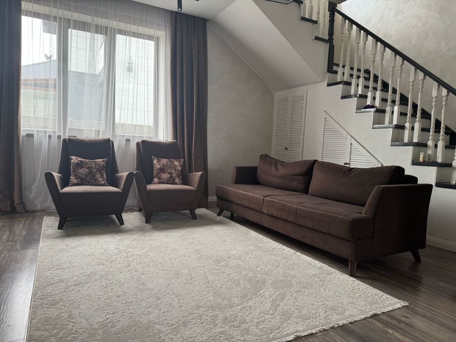 Диван с креслами