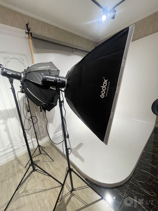 Godox DP600III-V + 2× SK300II + софтбоксы и стойки