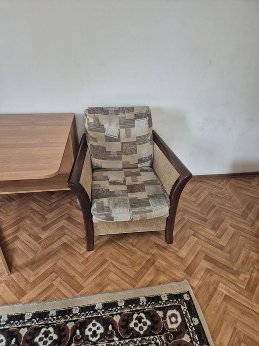 Продаю диван и 2 кресла