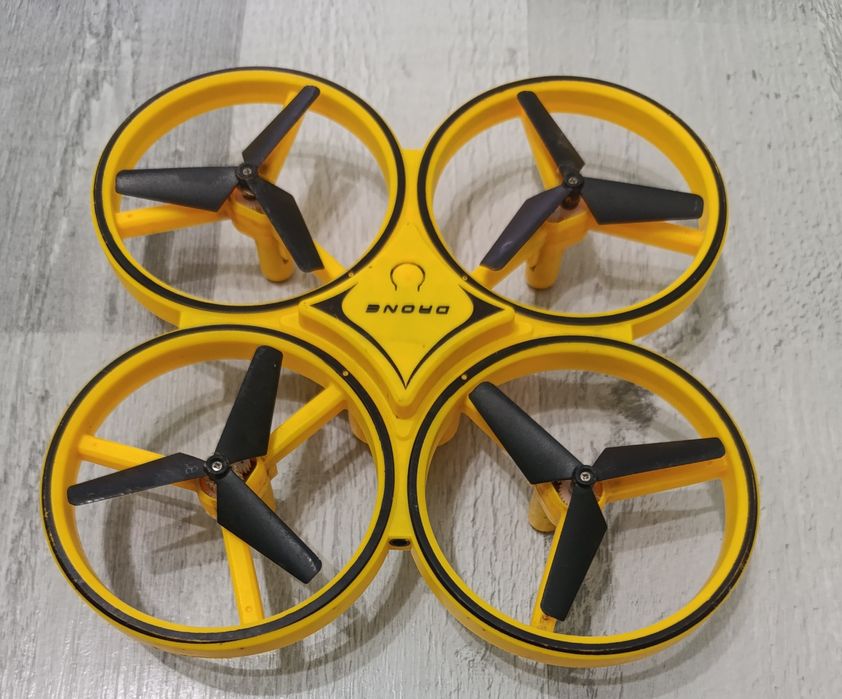 Drona jucarie pentru copii folosita