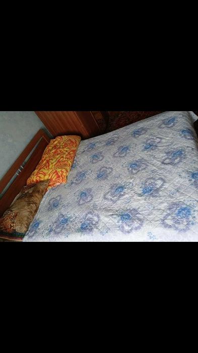 Двух спальная кровать б/у