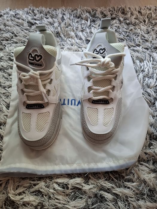 lv skate noi marimea 41