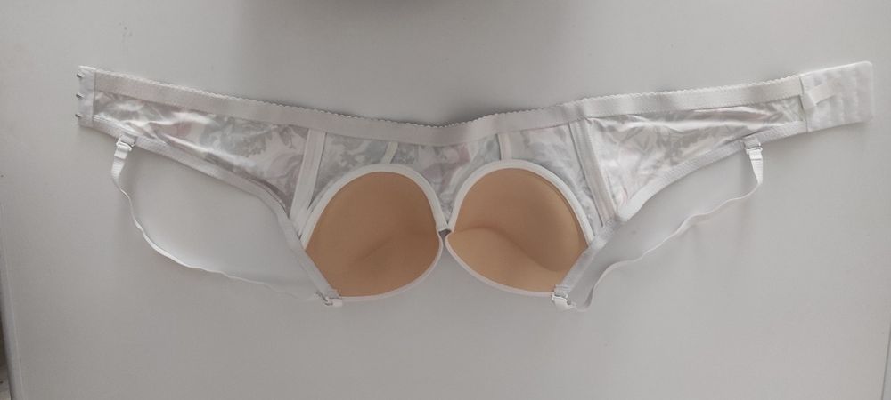 Продам новый бюстгальтер .