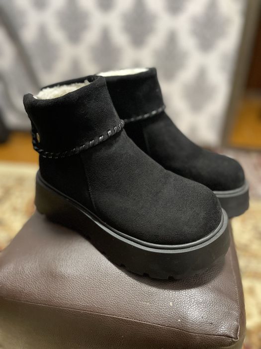 Oyoq kiyim ayyolar uch7n