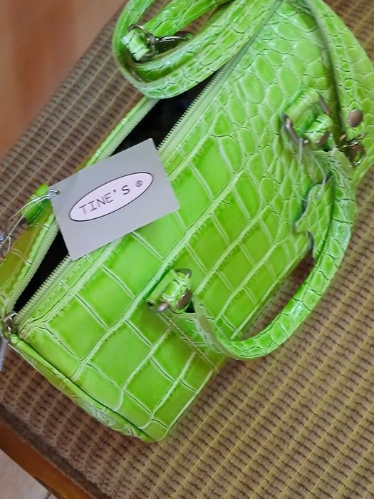 Нова италианска дамска чанта 100 % ест. кожа