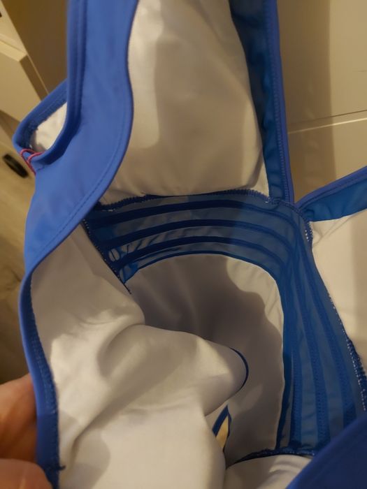 Costumde baie intreg