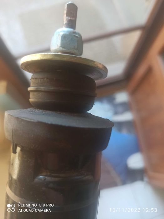 Амортисьор за Мерцедес Е-класа.