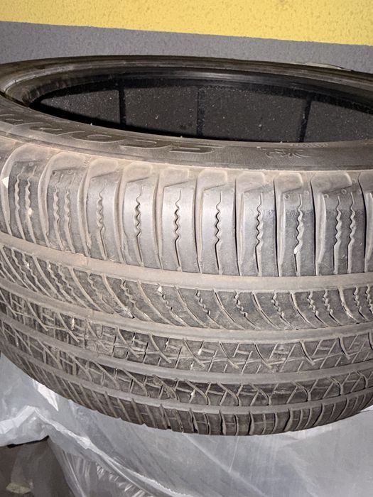 Продам всесезонные шины Pirelli Scorpion Zero All Season