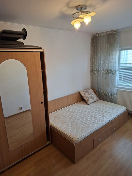 Apartament de închiriat,str Pecineaga,et 2,complet mobilat