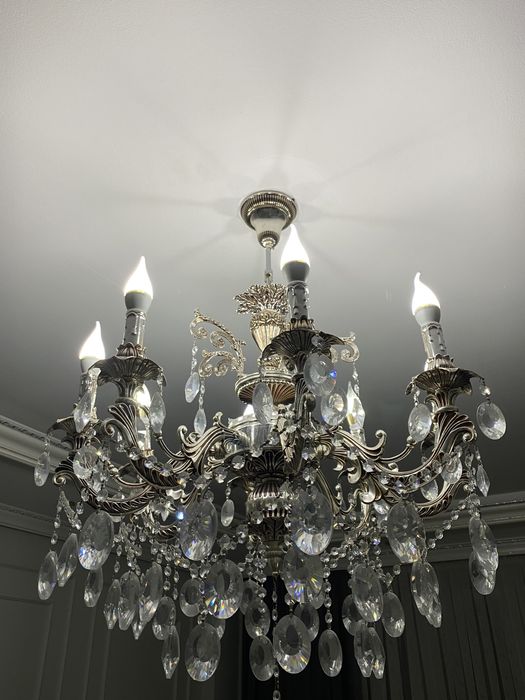 Продам люстры