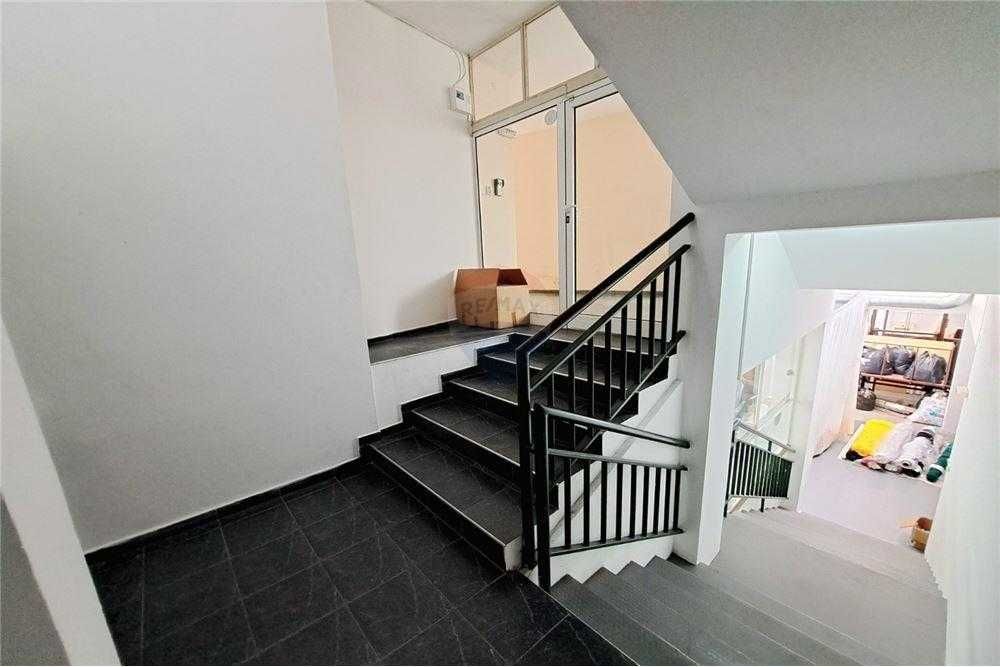 Продава се Промишлена сграда в Русе, Център - 240 кв.м за 600 €/кв.м - Снимка #16