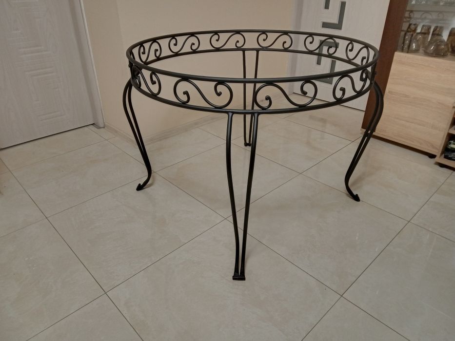 Маси и столове от ковано желязо. Градински мебели.