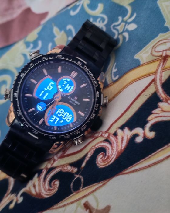 Часы Naviforce продаю