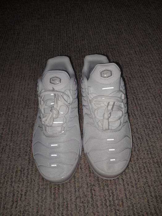 Nike tn triple white