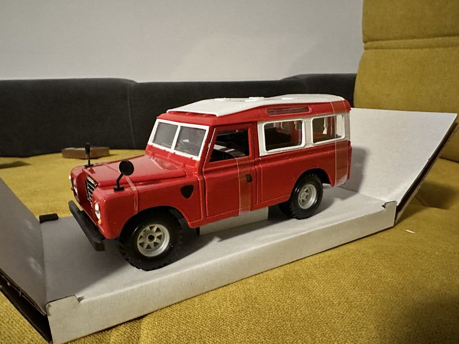 Macheta colectie jucarie noua land rover series 2. Cadou ideal copii