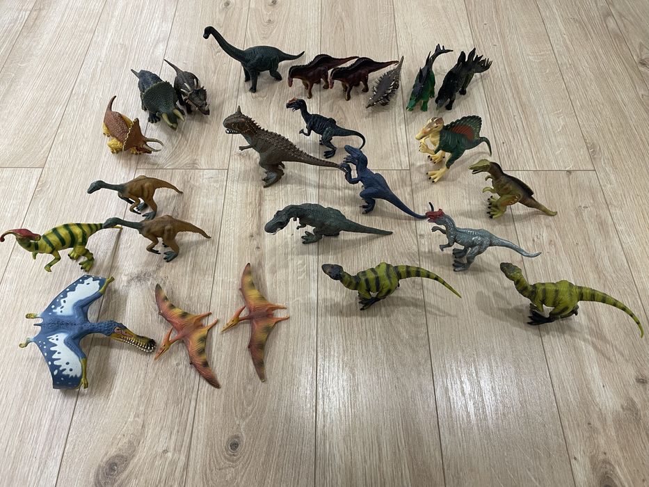 Colectie de dinozauri de calitate superioară
