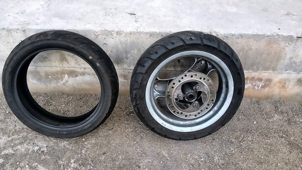 Гуми за скутер 12.