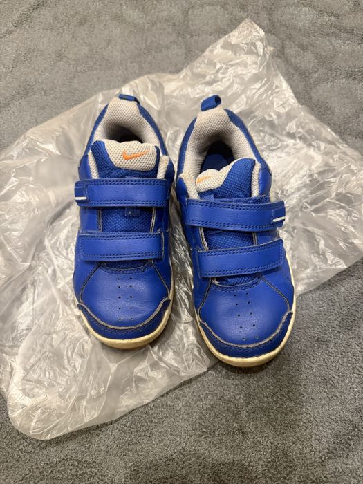 Оригинални детски маратонки и зимни боти.