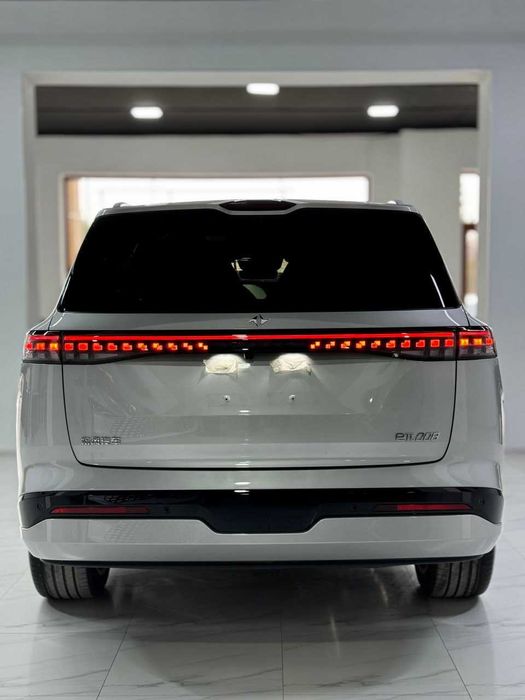 Dongfeng eπ 008 Ultra