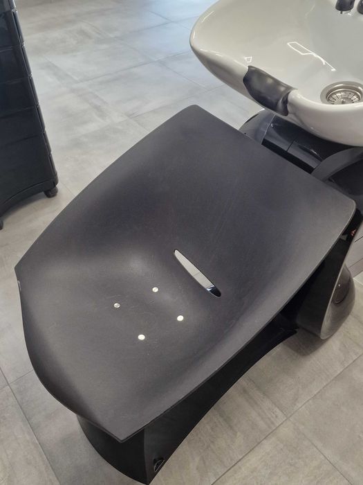 Продавам фризьорско оборудване