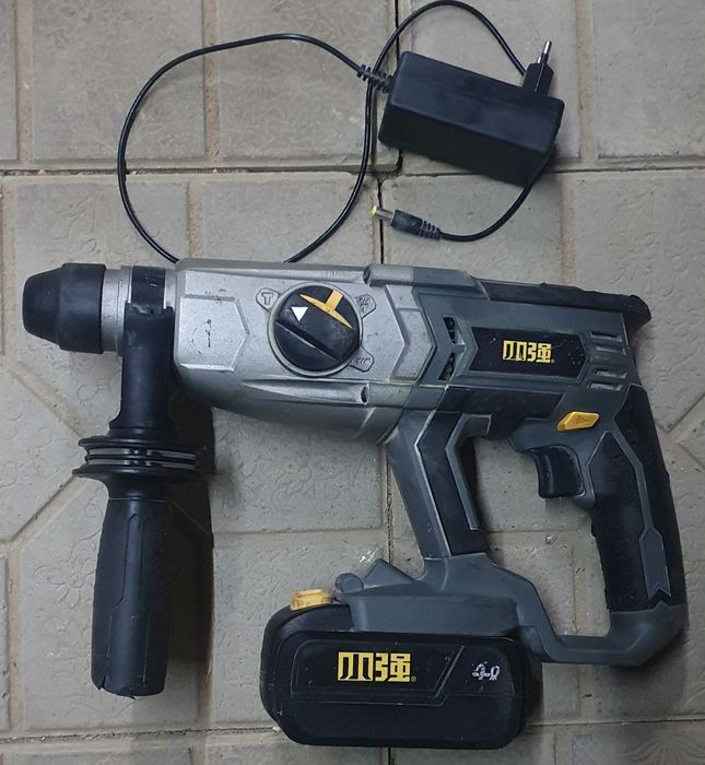 Perforator batareli sotiladi