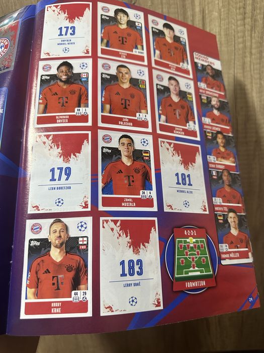 Альбом Лига Чемпионов 2024/2025 Topps (альбом заполнен на 40%)