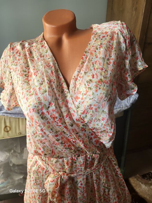 Vând Rochiță Dama