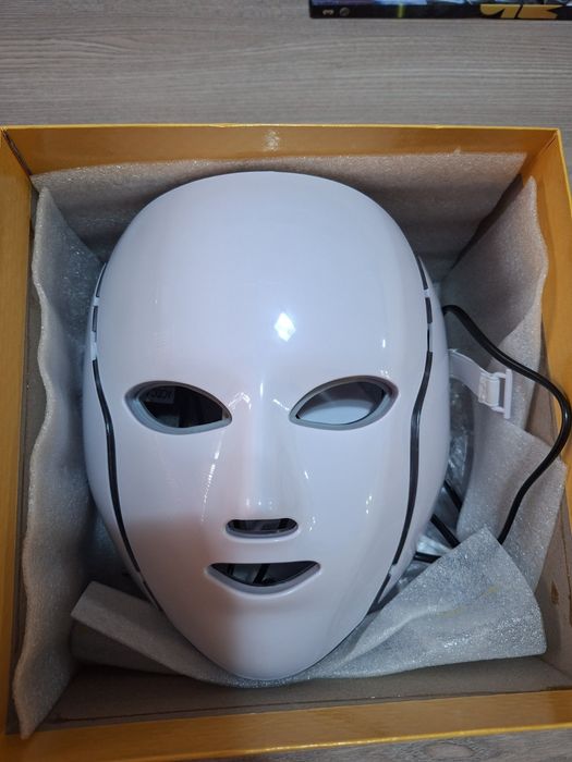 Козметична LED  маска за лице