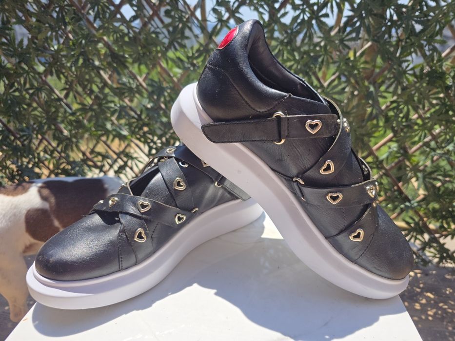 Оригинални Love Moschino, естествена кожа