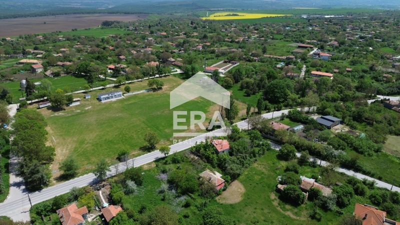 Ексклузивен урегулиран поземлен имот за продажба, с двуетажна къща, то