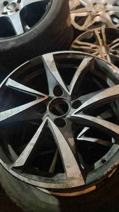 Диски литые на авто