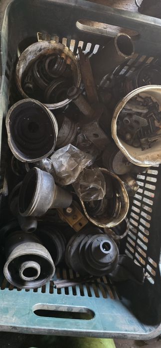 Trabant, piese trabant