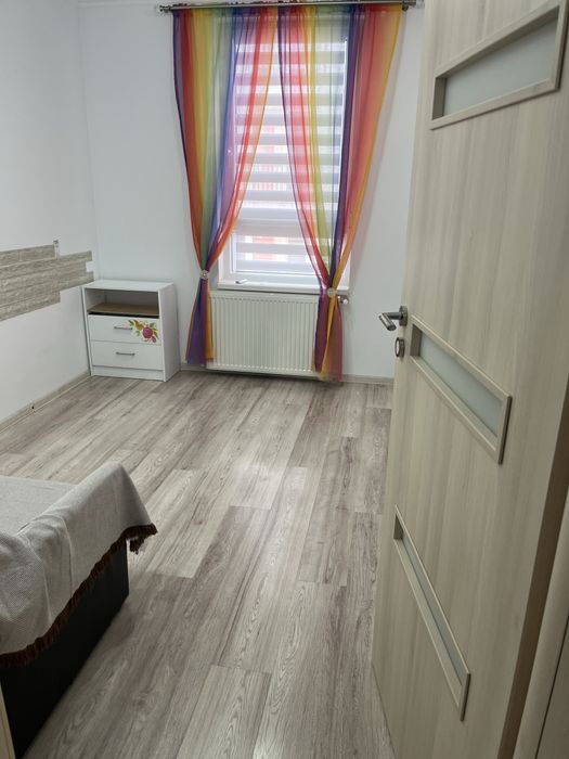 Vand apartament 3 camere, decomandat, în cartierul Arhitecțiilor. Prop