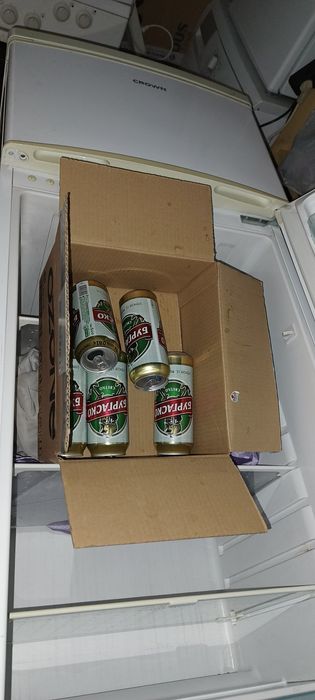 Хладилник - фризер, много добро състояние.