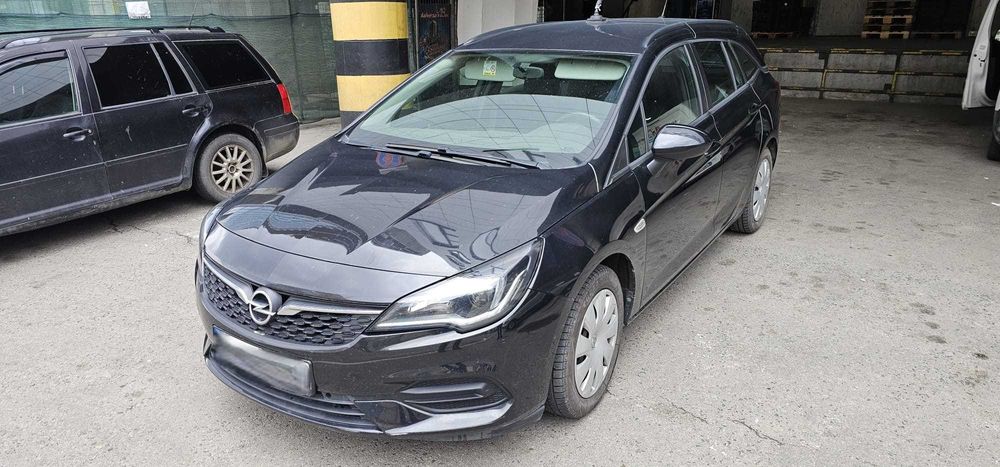 Opel Astra Sports Tourer 2020 culoare neagra, AC Break, 1,2l, benzina