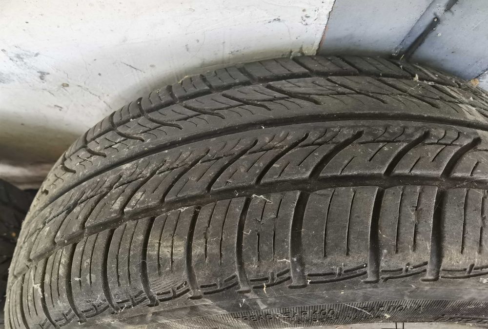 Зимни гуми с железни джанти и без джанти 175/ 65 R14 от пежо 206