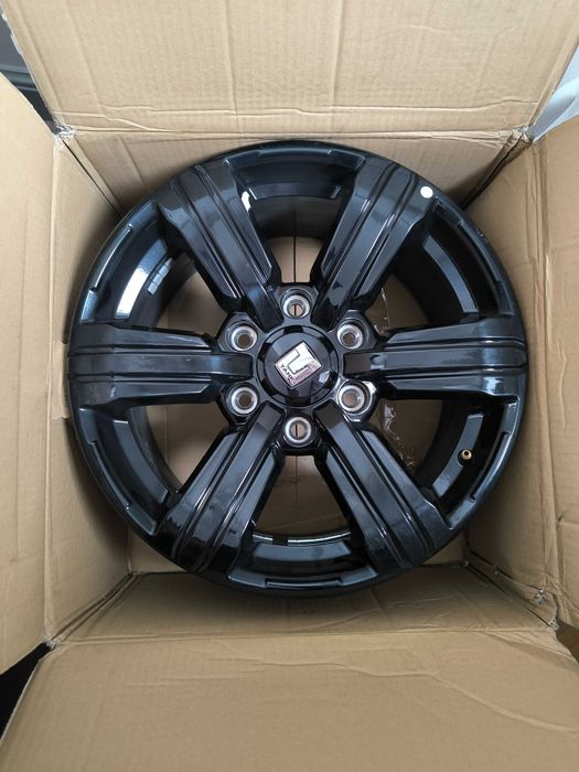 Комплект шины и диски R17