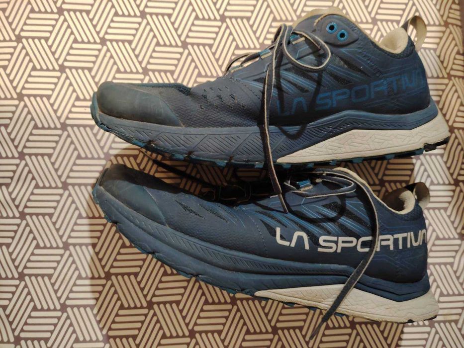 продавам маратонки La sportiva Gore tex и Reebok