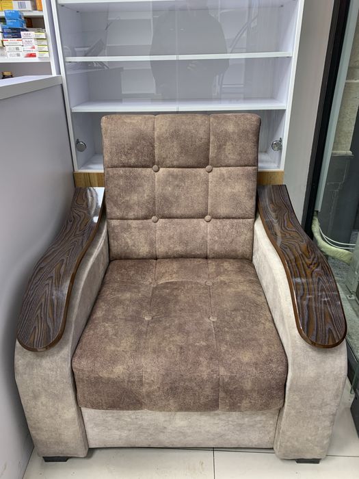 Кресло почти янги 2ой аптекада турган