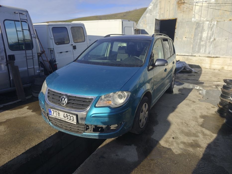 Volkswagen Touran 2.0TDI 140k. BMM НА ЧАСТИ