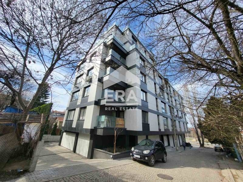 Тристаен апартамент в сграда с  акт 16 в кв. "РЕДУТА", София