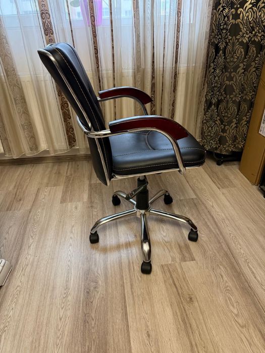 Scaun de birou rotativ reglabil