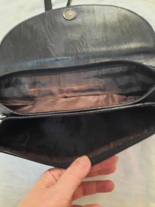 Продается женская  кожаная сумочка